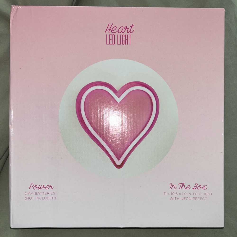 Heart LED light  💡🩷 - Picture 3 of 3